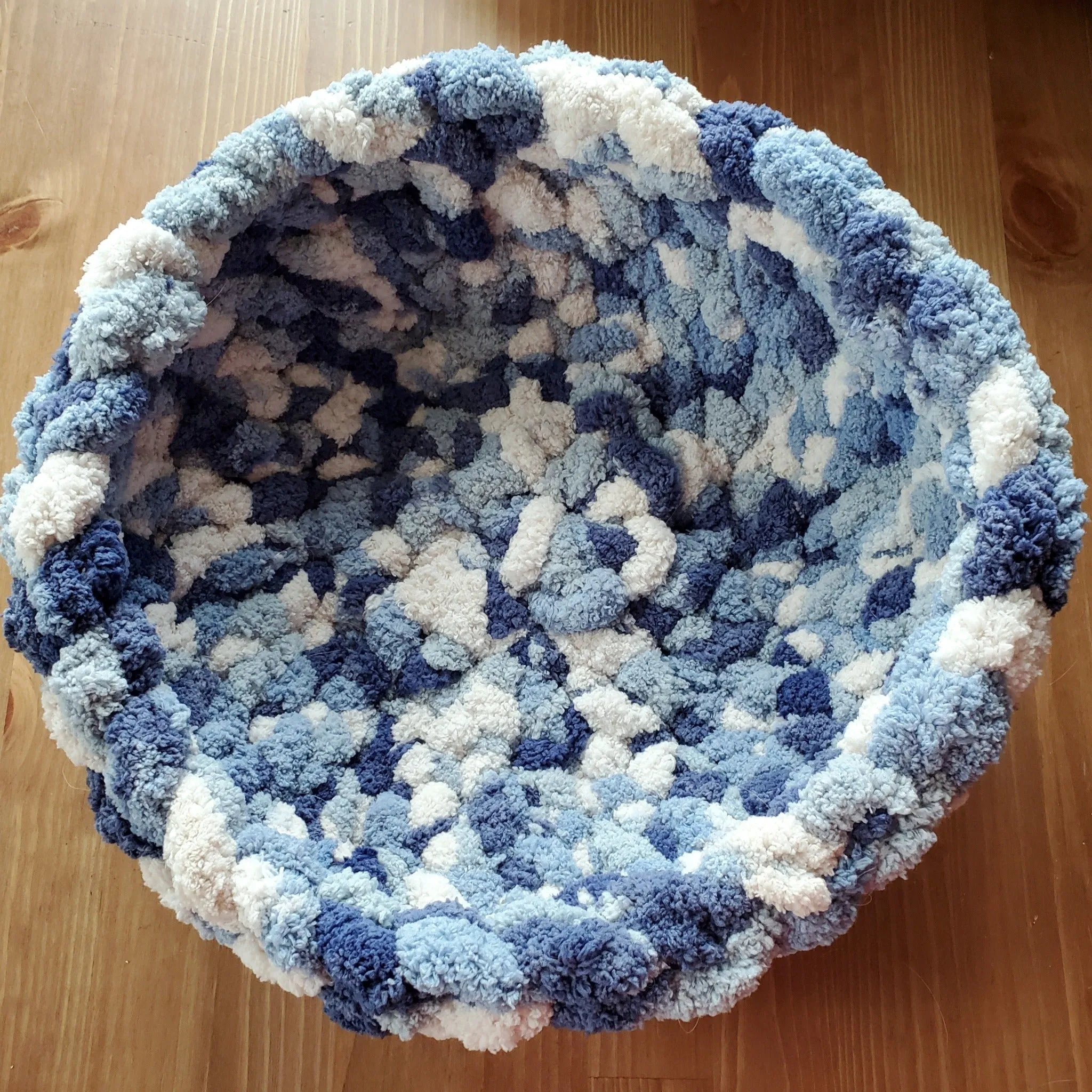 22" Chenille Pet Bed