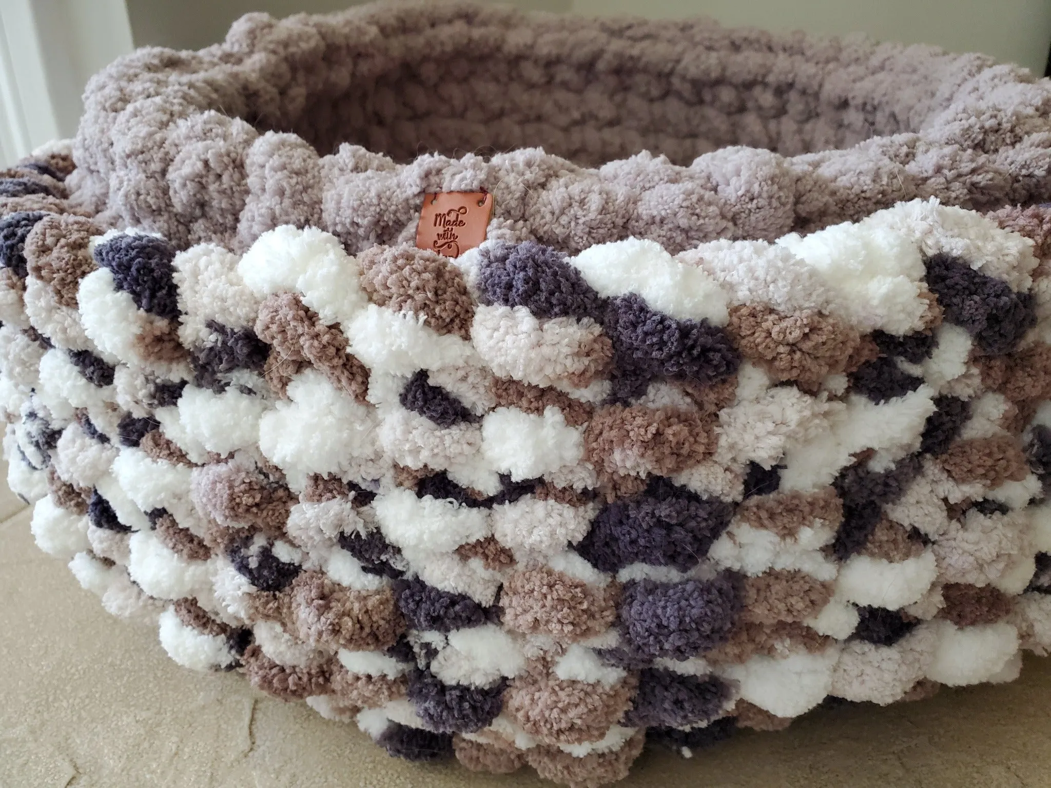 22" Chenille Pet Bed