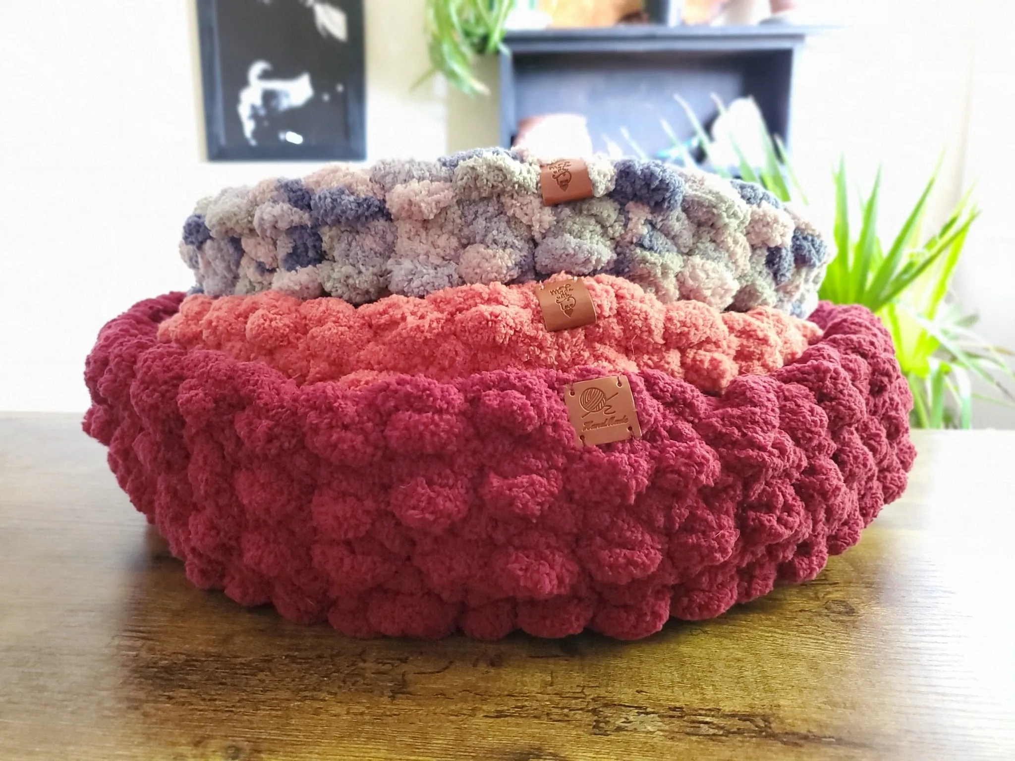 22" Chenille Pet Bed