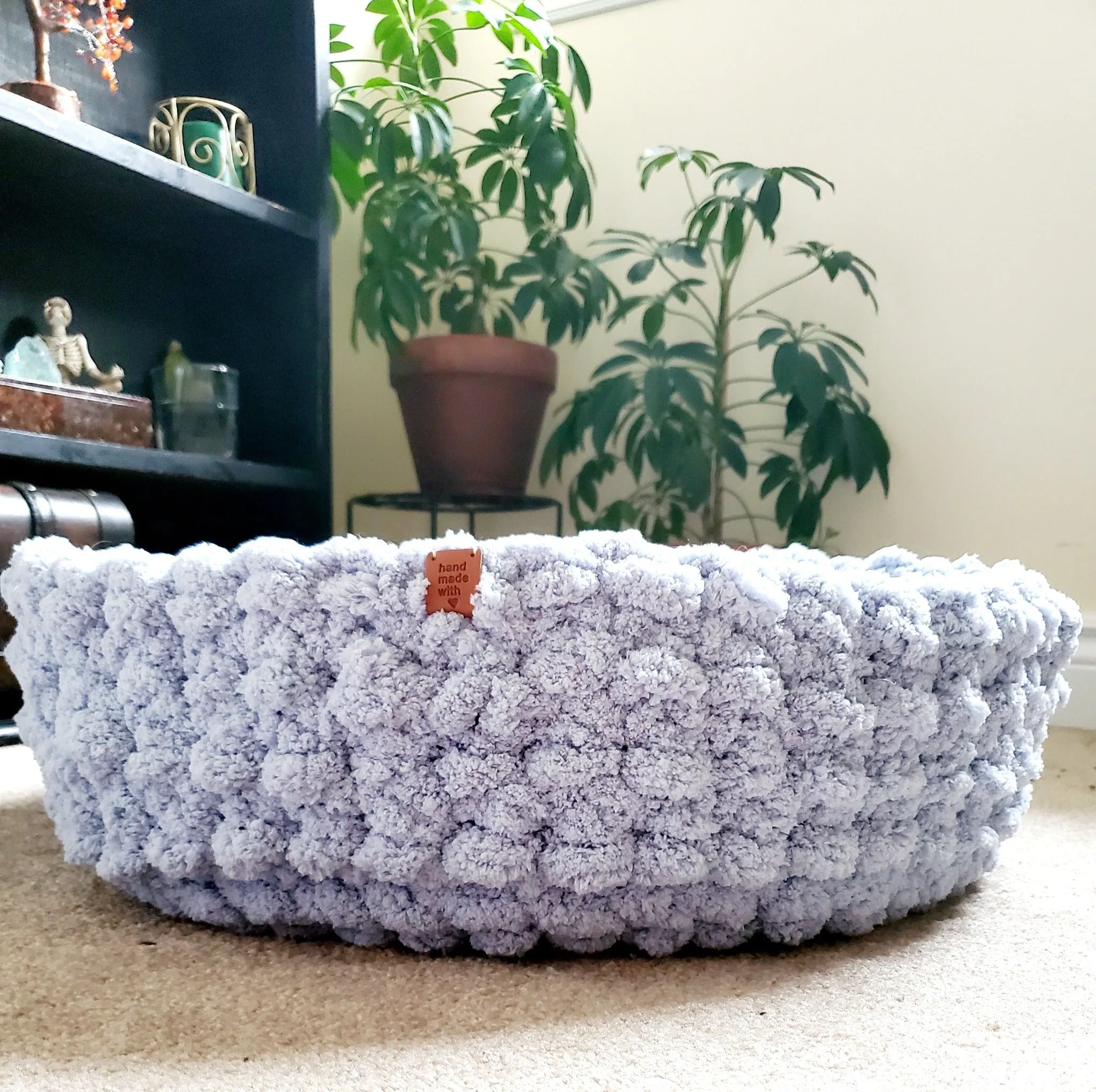 22" Chenille Pet Bed