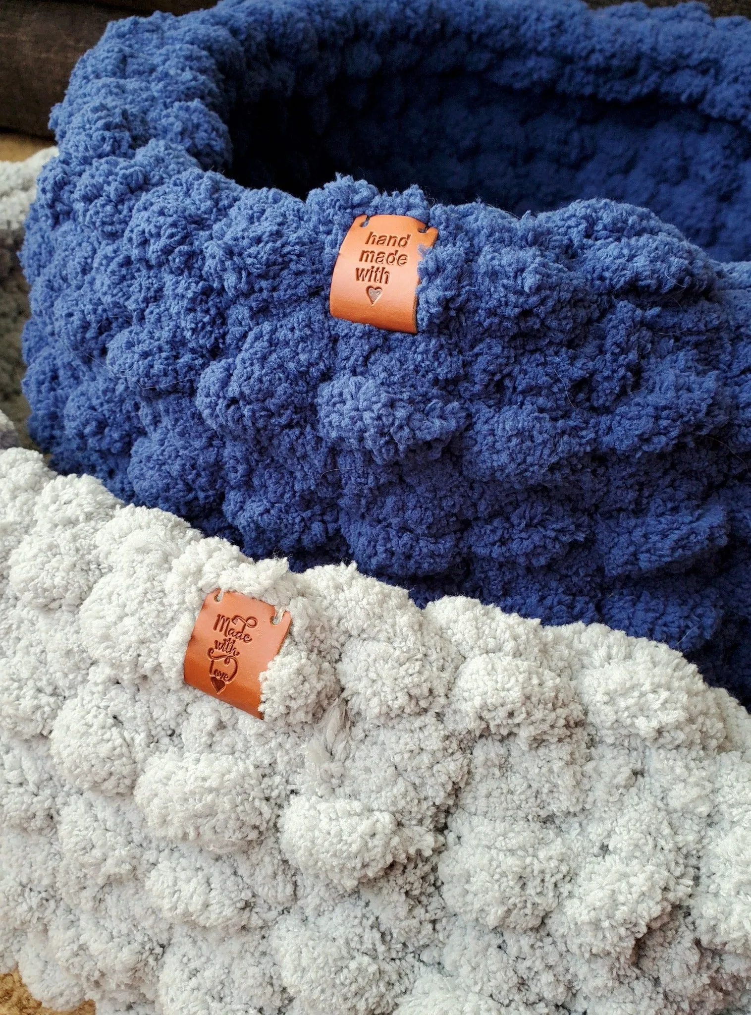 22" Chenille Pet Bed