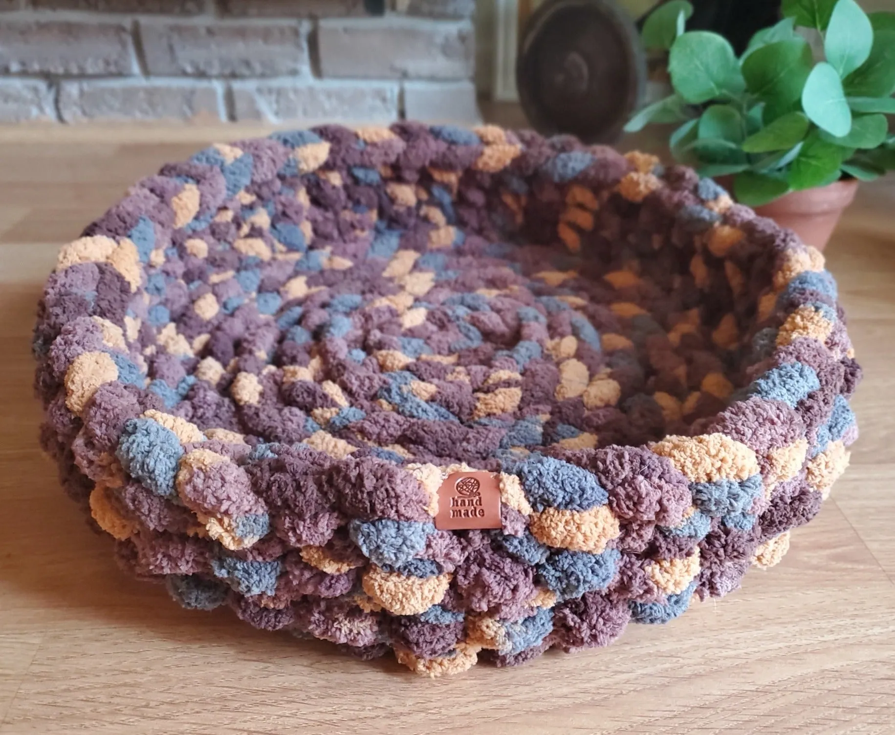 22" Chenille Pet Bed