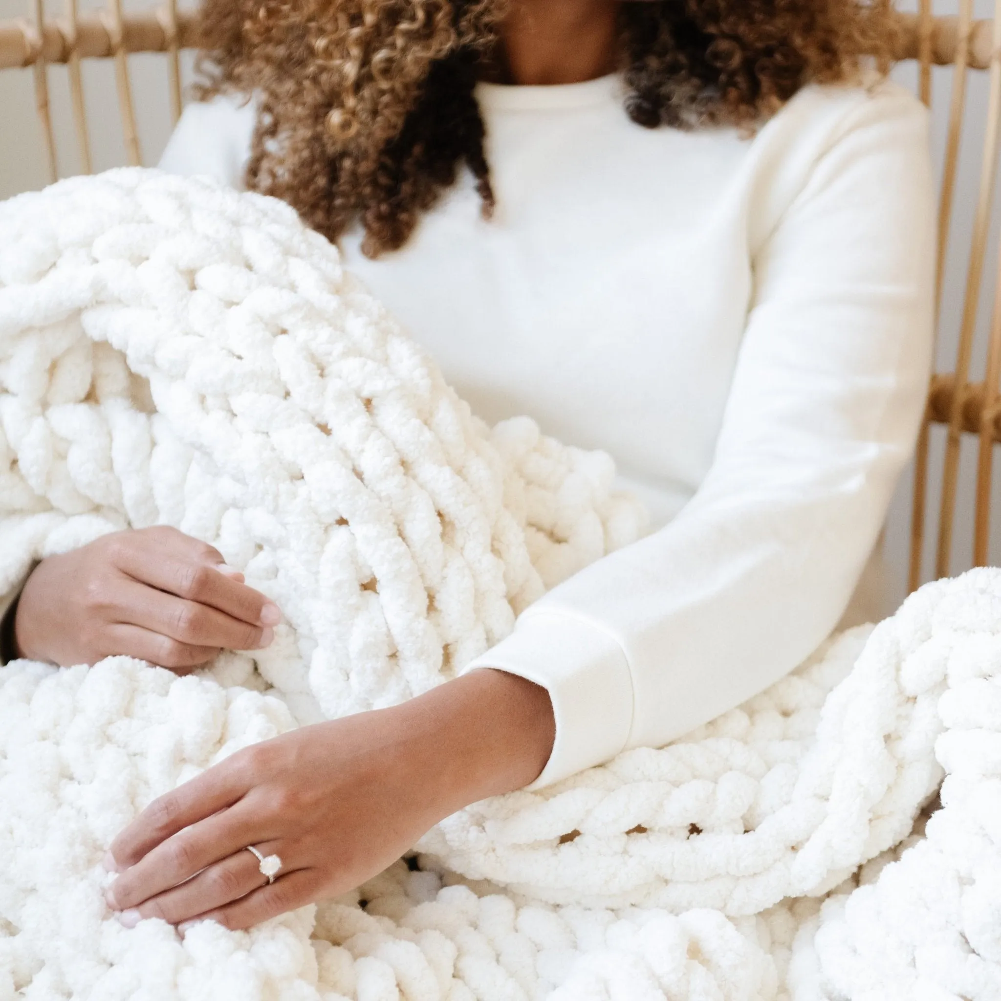 CHUNKY KNIT LARGE THROW BLANKETS