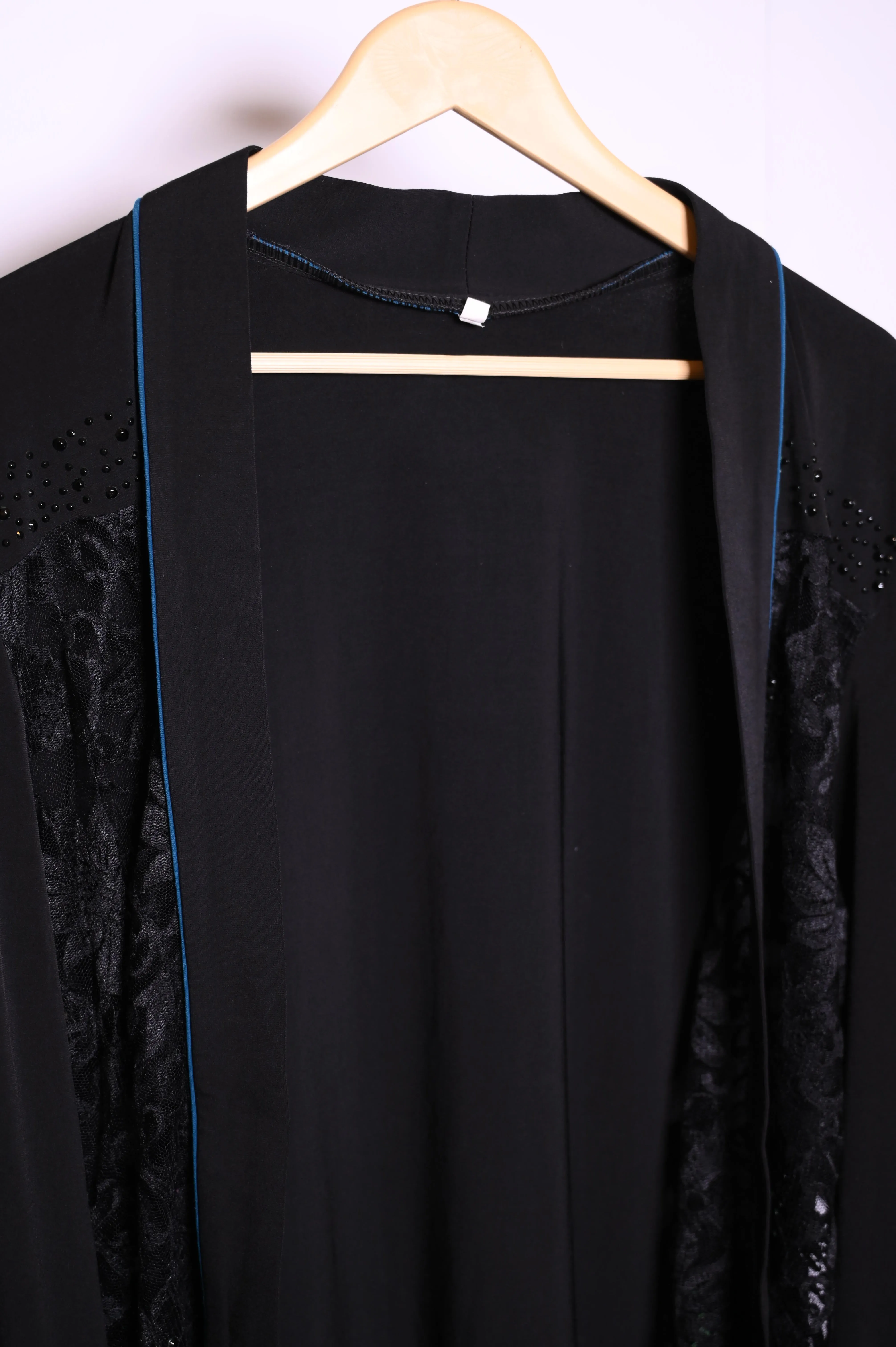 Thriftyfy Black Winter Cape with Lace Border